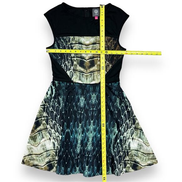 Vince Camuto Fit-n-Flare Reptile Print Mini Dress, Black, Size 4 - Picture 6 of 6